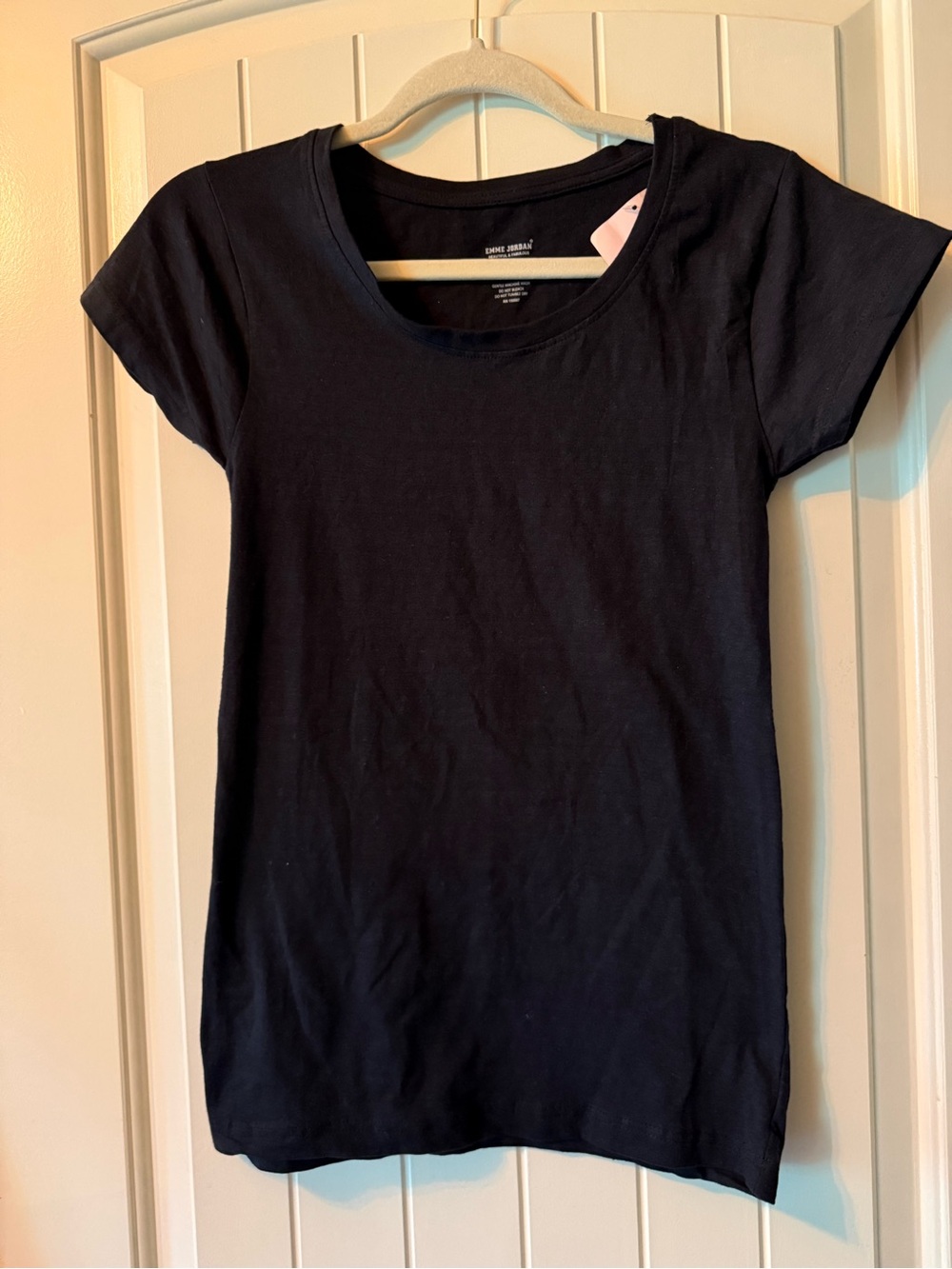 Emme Jordan Women's Black Short Sleeve Scoop Neck Tee Cotton